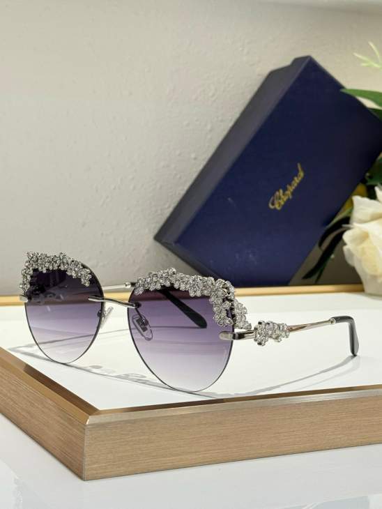 Picture of Chopard Sunglasses _SKUfw69413031fw